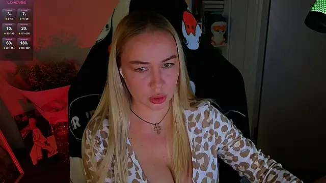 Snapshot of Emili1- chatting on 21, 9, 2025 Emili1- online show from 21, 9, 2025