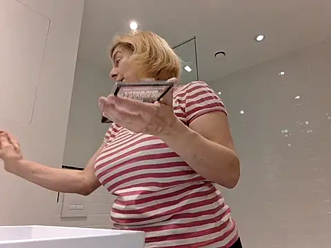 FrauleinSchmitt online show from 17, 3, 2025