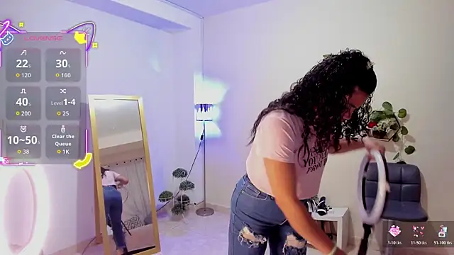 Snapshot of amelyaDreams chatting on 17, 10, 2025 amelyaDreams online show from 17, 10, 2025