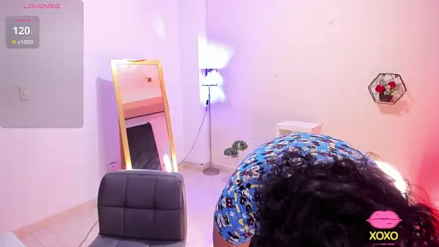 Snapshot of amelyaDreams chatting on 11, 11, 2025 amelyaDreams online show from 11, 11, 2025