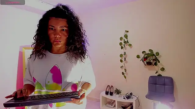 Snapshot of amelyaDreams chatting on 13, 10, 2025 amelyaDreams online show from 13, 10, 2025