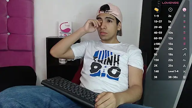 Snapshot of zack_thunder chatting on 21, 9, 2025 zack thunder online show from 21, 9, 2025