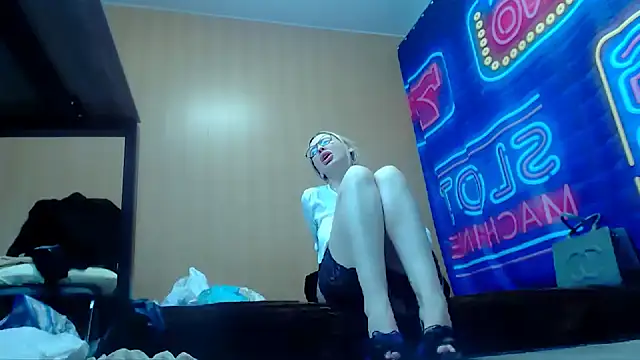 kerakiss877 online show from 13, 2, 2025