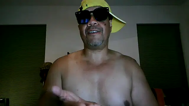 Snapshot of pimpdaddy4ever chatting on 23, 4, 2026 pimpdaddy4ever online show from 23, 4, 2026