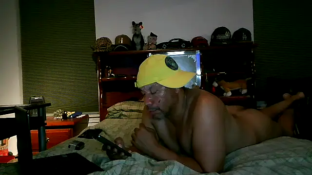 Snapshot of pimpdaddy4ever chatting on 14, 5, 2026 pimpdaddy4ever online show from 14, 5, 2026
