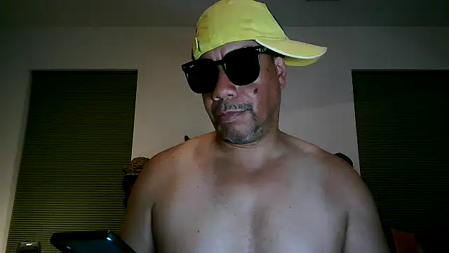 Snapshot of pimpdaddy4ever chatting on 5, 5, 2026 pimpdaddy4ever online show from 5, 5, 2026