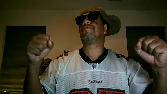 Snapshot of pimpdaddy4ever chatting on 29, 4, 2026 pimpdaddy4ever online show from 29, 4, 2026