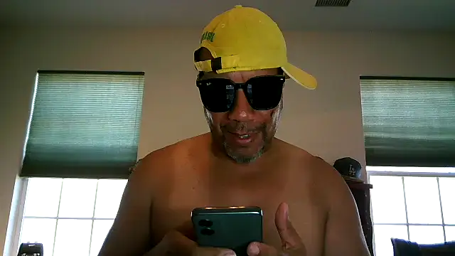 Snapshot of pimpdaddy4ever chatting on 12, 5, 2026 pimpdaddy4ever online show from 12, 5, 2026