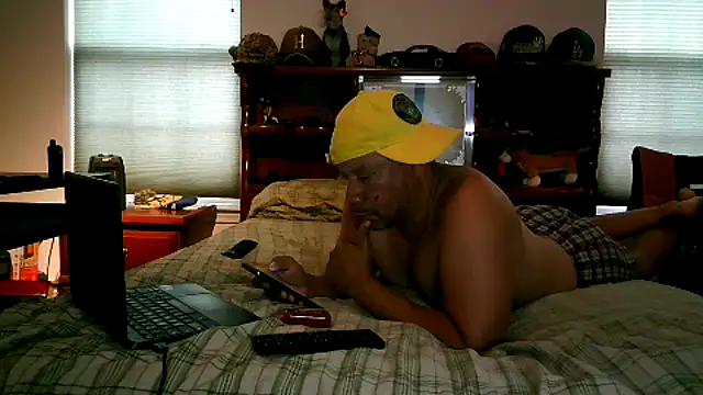 Snapshot of pimpdaddy4ever chatting on 2, 5, 2026 pimpdaddy4ever online show from 2, 5, 2026