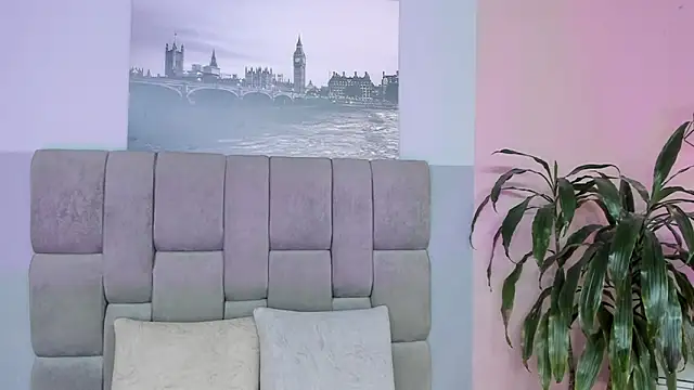 selene tylor  online show from 25, 6, 2026