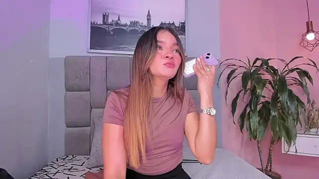 Snapshot of selene_tylor_ chatting on 17, 12, 2025 selene tylor online show from 17, 12, 2025