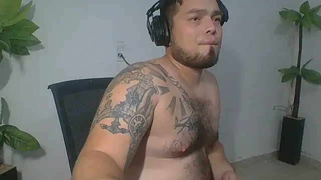 Snapshot of DirtyRcride chatting on 2, 10, 2025 DirtyRcride online show from 2, 10, 2025