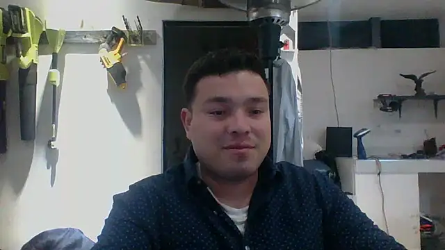 Snapshot of DirtyRcride chatting on 1, 1, 2025 DirtyRcride online show from 1, 1, 2025