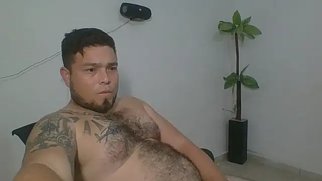 Snapshot of DirtyRcride chatting on 28, 9, 2025 DirtyRcride online show from 28, 9, 2025