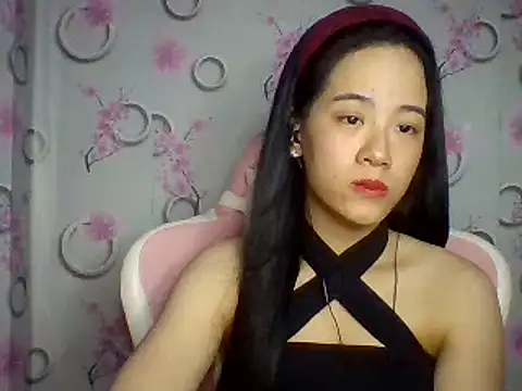 Snapshot of Nana-68 chatting on 18, 10, 2025 Nana-68 online show from 18, 10, 2025