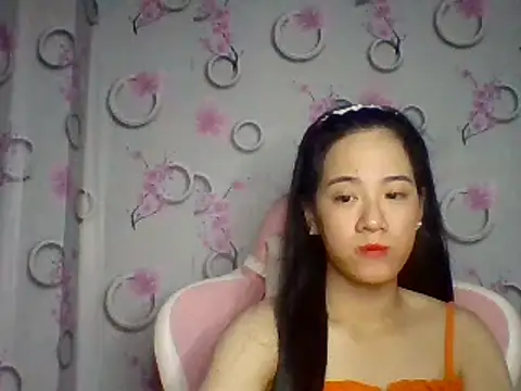 Snapshot of Nana-68 chatting on 13, 10, 2025 Nana-68 online show from 13, 10, 2025