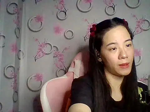 Snapshot of Nana-68 chatting on 21, 10, 2025 Nana-68 online show from 21, 10, 2025