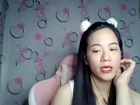 Snapshot of Nana-68 chatting on 15, 11, 2025 Nana-68 online show from 15, 11, 2025