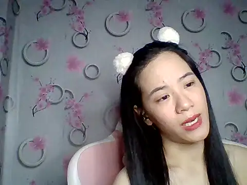 Snapshot of Nana-68 chatting on 13, 11, 2025 Nana-68 online show from 13, 11, 2025