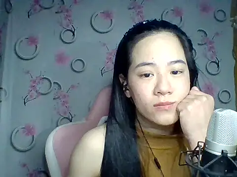 Snapshot of Nana-68 chatting on 21, 11, 2025 Nana-68 online show from 21, 11, 2025