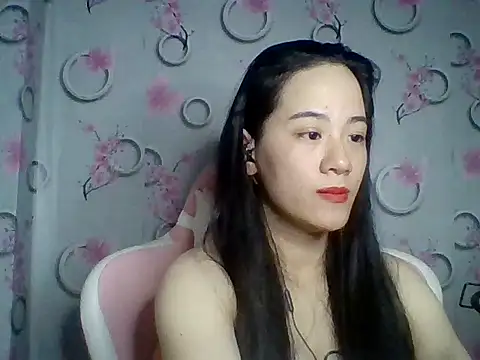 Snapshot of Nana-68 chatting on 6, 11, 2025 Nana-68 online show from 6, 11, 2025