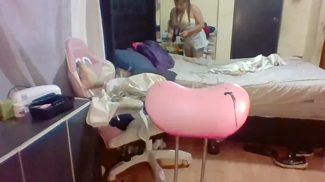 Jennxdolls online show from 28, 12, 2024