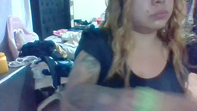 Jennxdolls online show from 31, 1, 2025