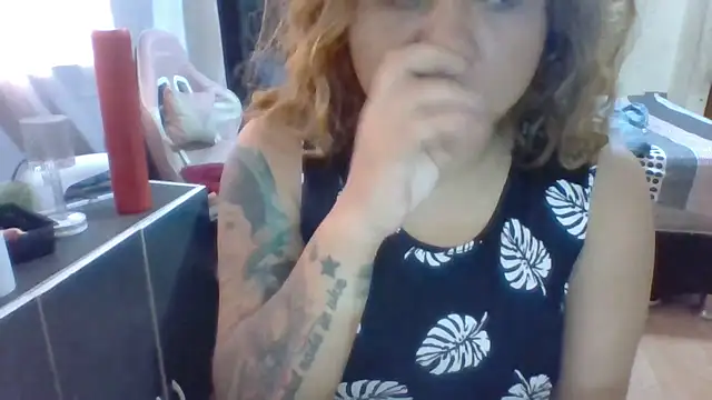 Jennxdolls online show from 4, 1, 2025