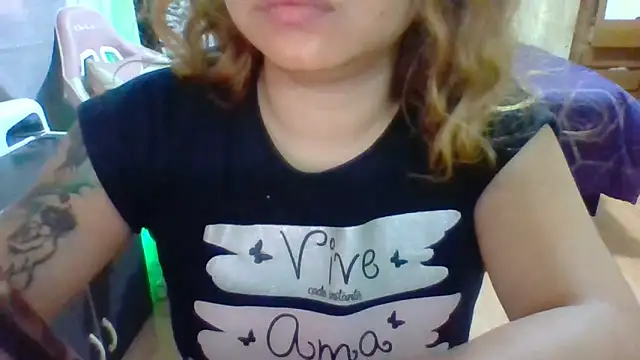 Jennxdolls online show from 2, 12, 2024