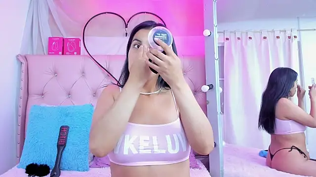 Emma collins23 online show from 23, 4, 2026