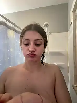 Snapshot of emilysue1 chatting on 28, 2, 2025 emilysue1 online show from 28, 2, 2025