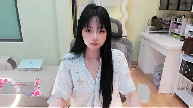 Snapshot of Nery_Asian chatting on 15, 7, 2026 Nery Asian online show from 15, 7, 2026