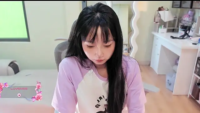 Snapshot of Nery_Asian chatting on 27, 6, 2026 Nery Asian online show from 27, 6, 2026