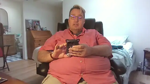 Snapshot of wvalentino chatting on 17, 10, 2025 wvalentino online show from 17, 10, 2025