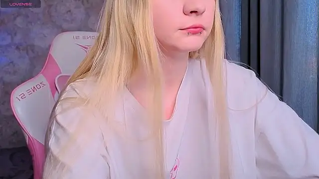 Snapshot of Milia_Parker chatting on 15, 6, 2026 Milia Parker online show from 15, 6, 2026