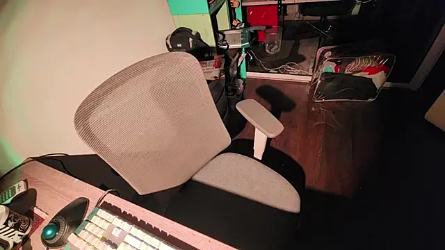 estivalia xxx online show from 15, 4, 2026