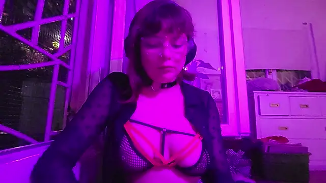 estivalia xxx online show from 17, 3, 2026