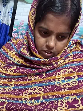 Snapshot of Beauty-queen chatting on 12, 11, 2025 Beauty-queen online show from 12, 11, 2025