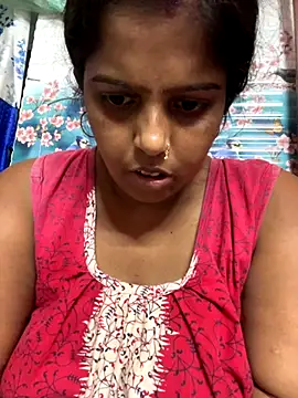 Snapshot of Beauty-queen chatting on 15, 10, 2025 Beauty-queen online show from 15, 10, 2025