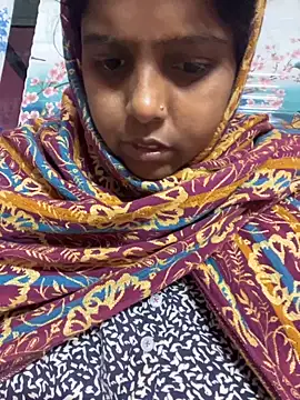 Snapshot of Beauty-queen chatting on 21, 11, 2025 Beauty-queen online show from 21, 11, 2025