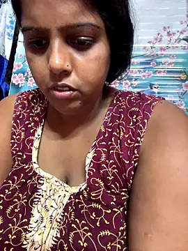 Snapshot of Beauty-queen chatting on 30, 10, 2025 Beauty-queen online show from 30, 10, 2025