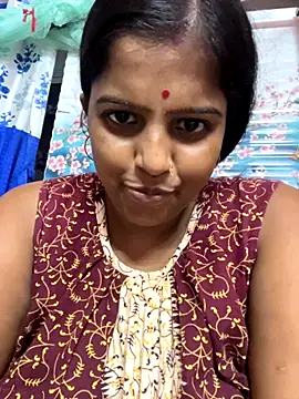 Snapshot of Beauty-queen chatting on 14, 10, 2025 Beauty-queen online show from 14, 10, 2025