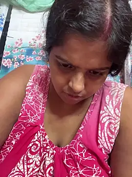 Snapshot of Beauty-queen chatting on 25, 10, 2025 Beauty-queen online show from 25, 10, 2025