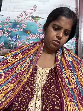 Snapshot of Beauty-queen chatting on 3, 11, 2025 Beauty-queen online show from 3, 11, 2025