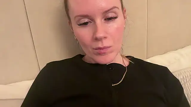 redheadrosie69 online show from 28, 11, 2025