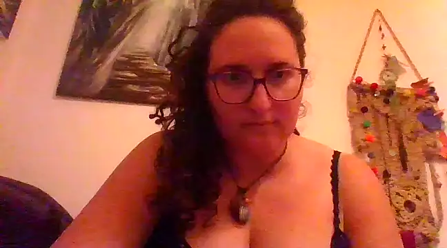 Snapshot of juicyrubies chatting on 12, 3, 2025 juicyrubies online show from 12, 3, 2025