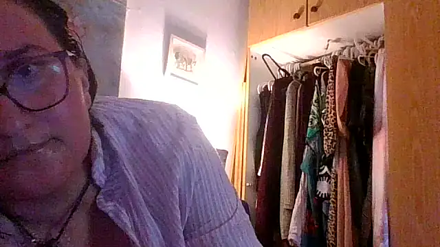 Snapshot of juicyrubies chatting on 9, 10, 2025 juicyrubies online show from 9, 10, 2025