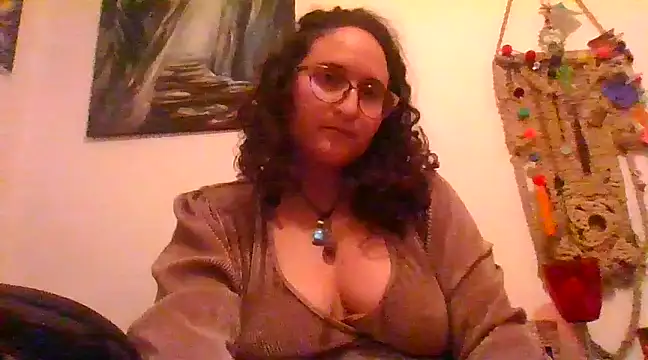 Snapshot of juicyrubies chatting on 5, 2, 2025 juicyrubies online show from 5, 2, 2025