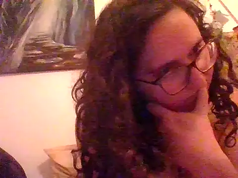 Snapshot of juicyrubies chatting on 28, 2, 2025 juicyrubies online show from 28, 2, 2025