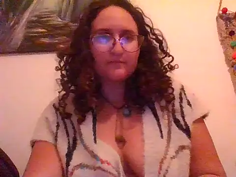 Snapshot of juicyrubies chatting on 5, 1, 2025 juicyrubies online show from 5, 1, 2025